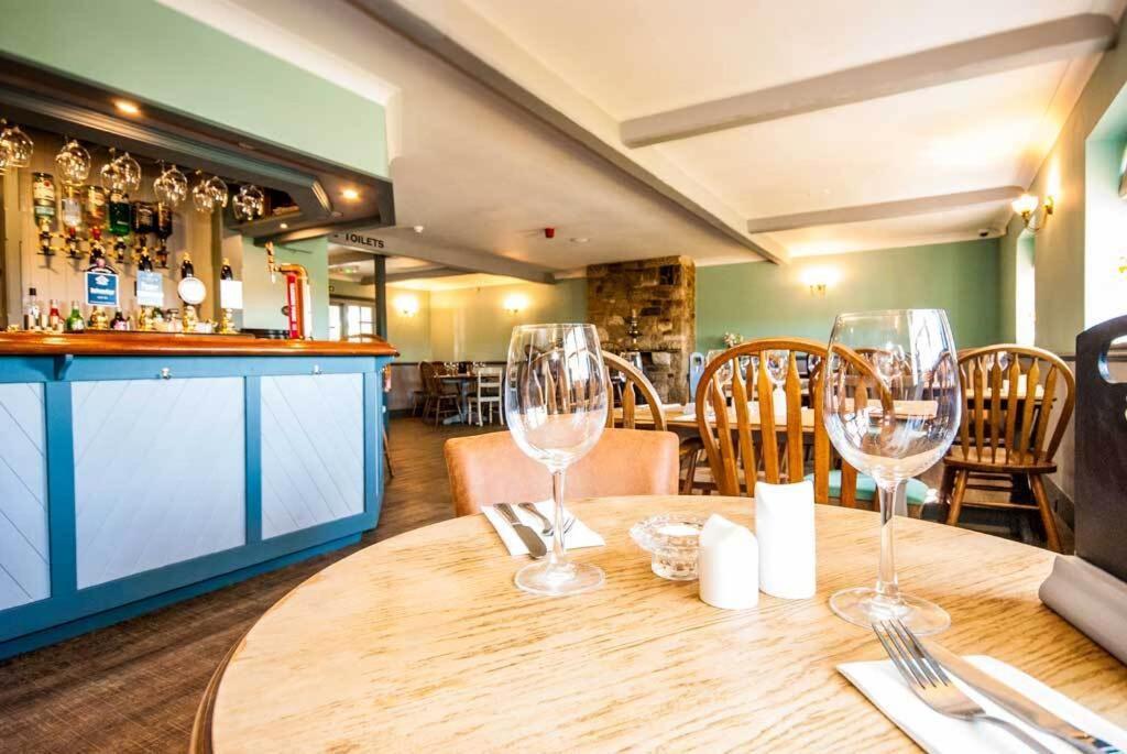 The Chequers Inn Rookley Extérieur photo